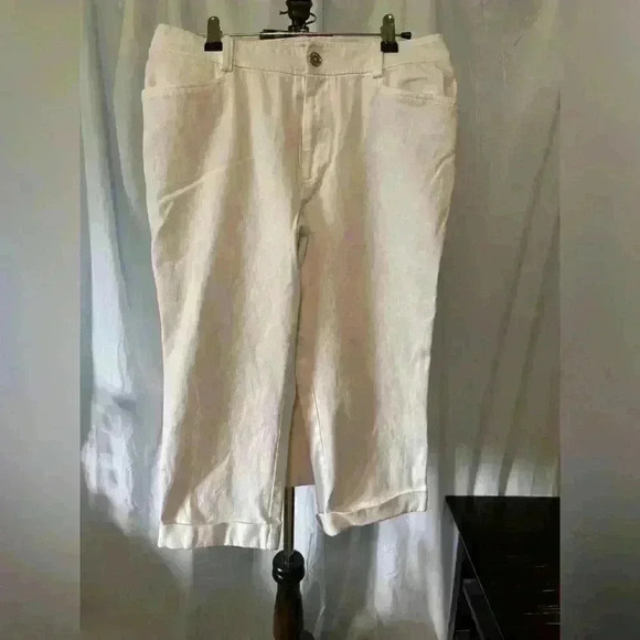 Lauren By Ralph Lauren White Cuffed Capri Jeans. Size 8. Some Stretch. - Picture 1 of 8